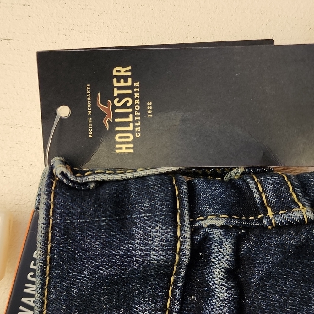 NWT, Hollister California Men's Jeans. - Picture 7 of 14
